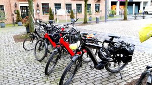 Unsere Räder parken Foto: ADFC Dinslaken-Voerde