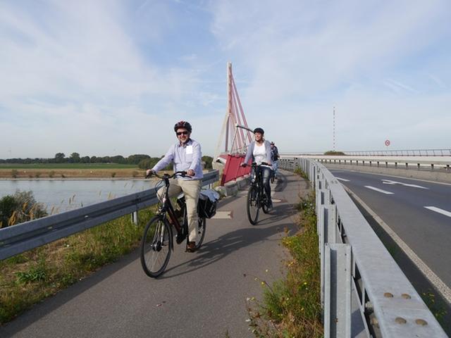 „Rheinidyll“-Radtour mit dem Landrat